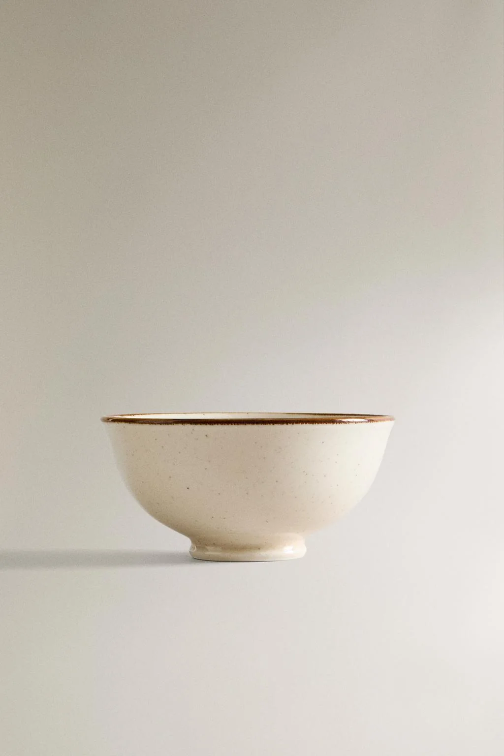 Фарфоровая мини-миска с антикварной окантовкой