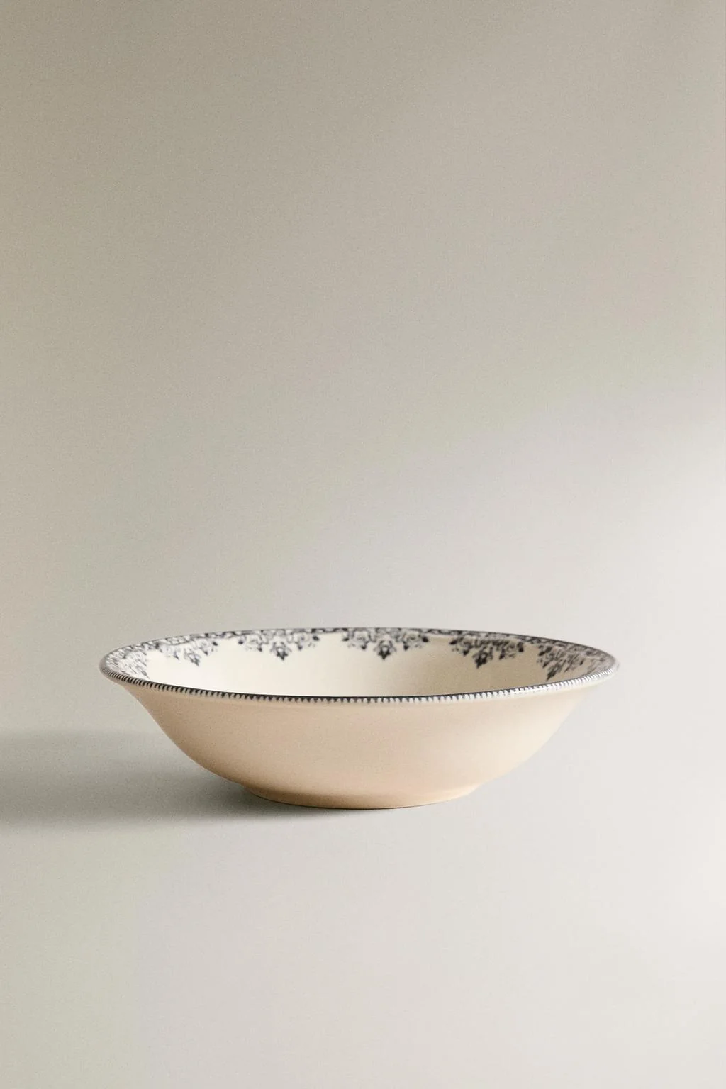 Десертная миска с дизайном для сервировки