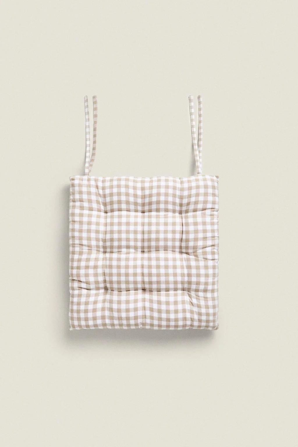 Кресло-подушка с окрашенной нитью