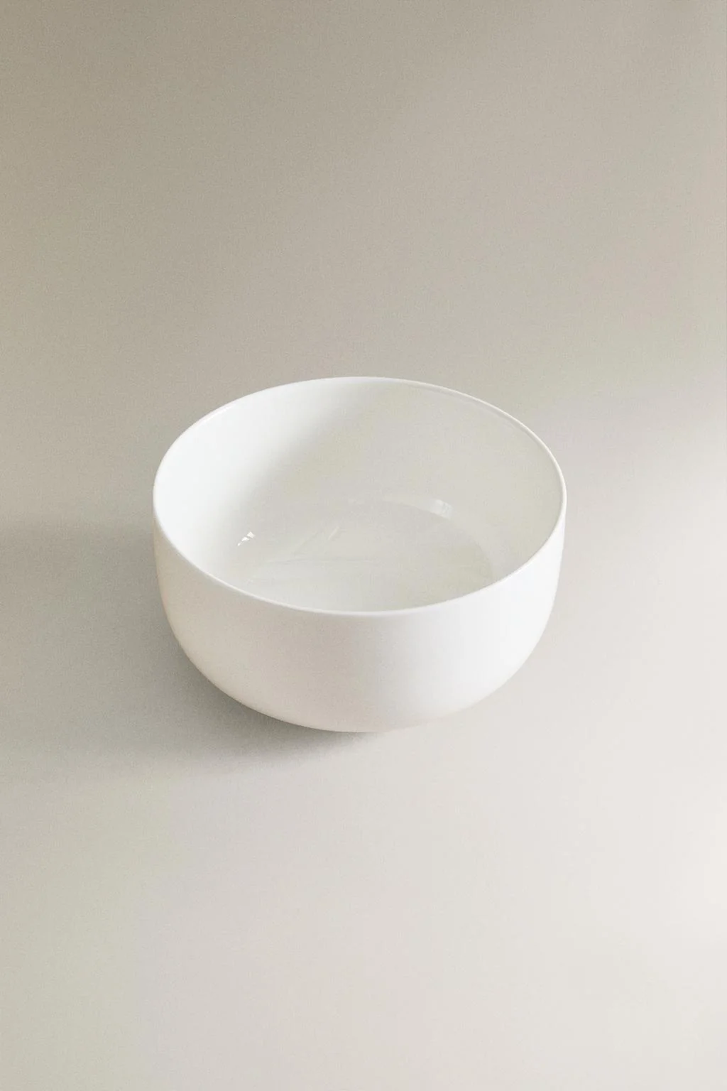 Миска из фарфора