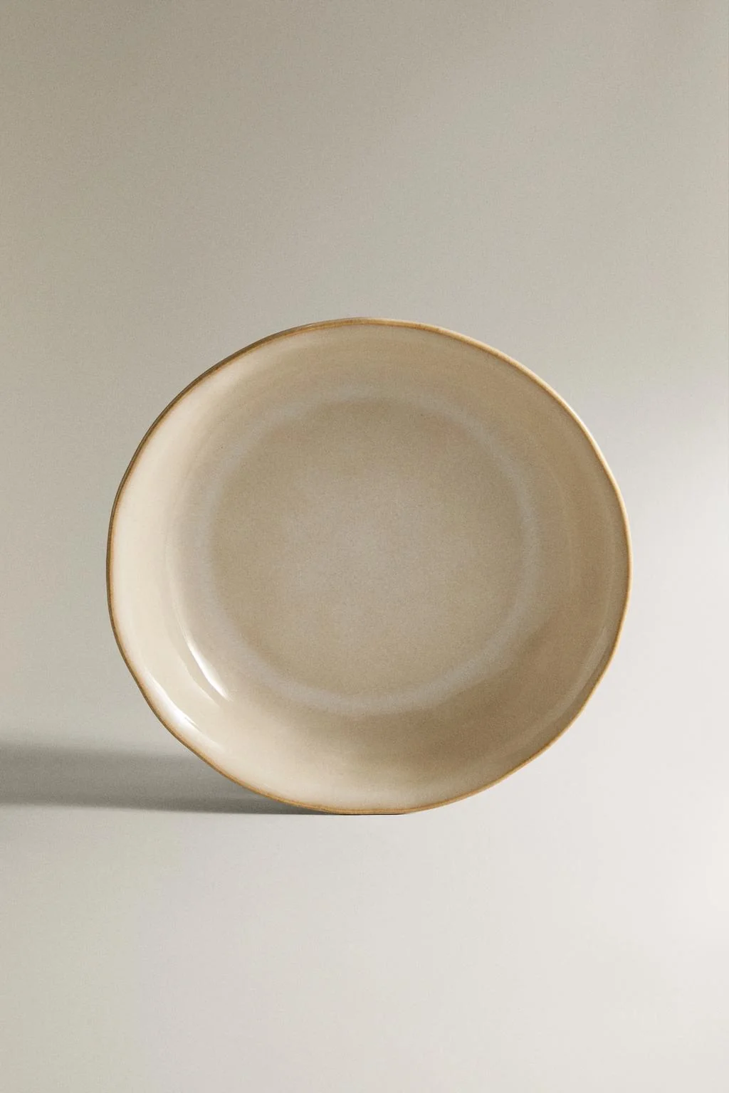 Тарелка для супа из каменной керамики с неровным краем — Тарелки