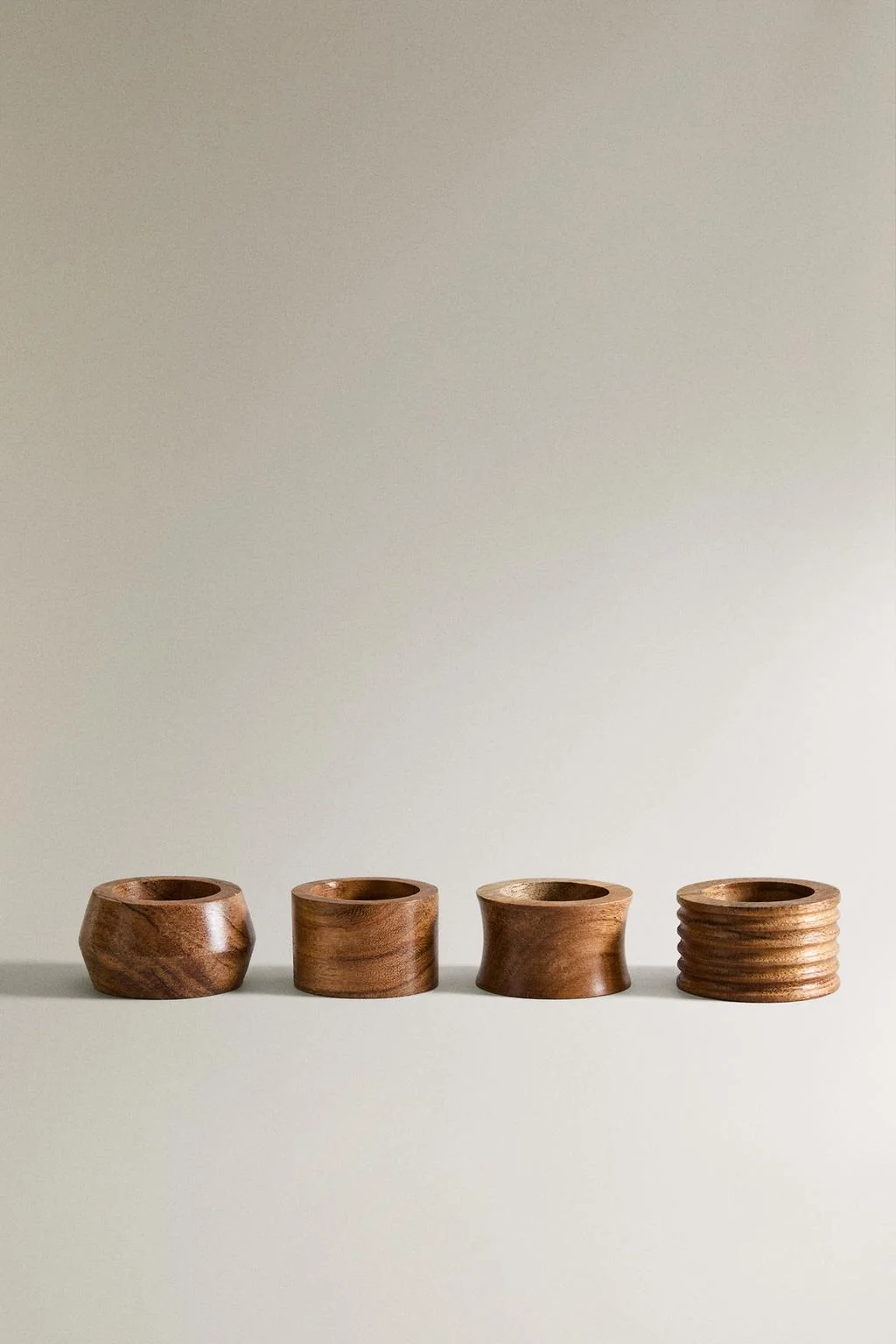 Набор деревянных колец для салфеток (набор из 4)