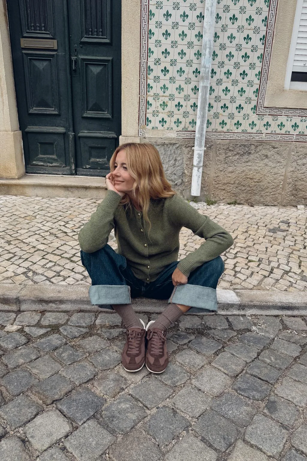 Кардиган с шарообразными пуговицами