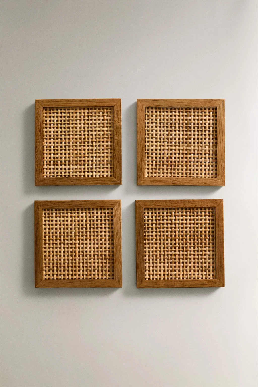 Набор деревянных подставок под стаканы (набор из 4)