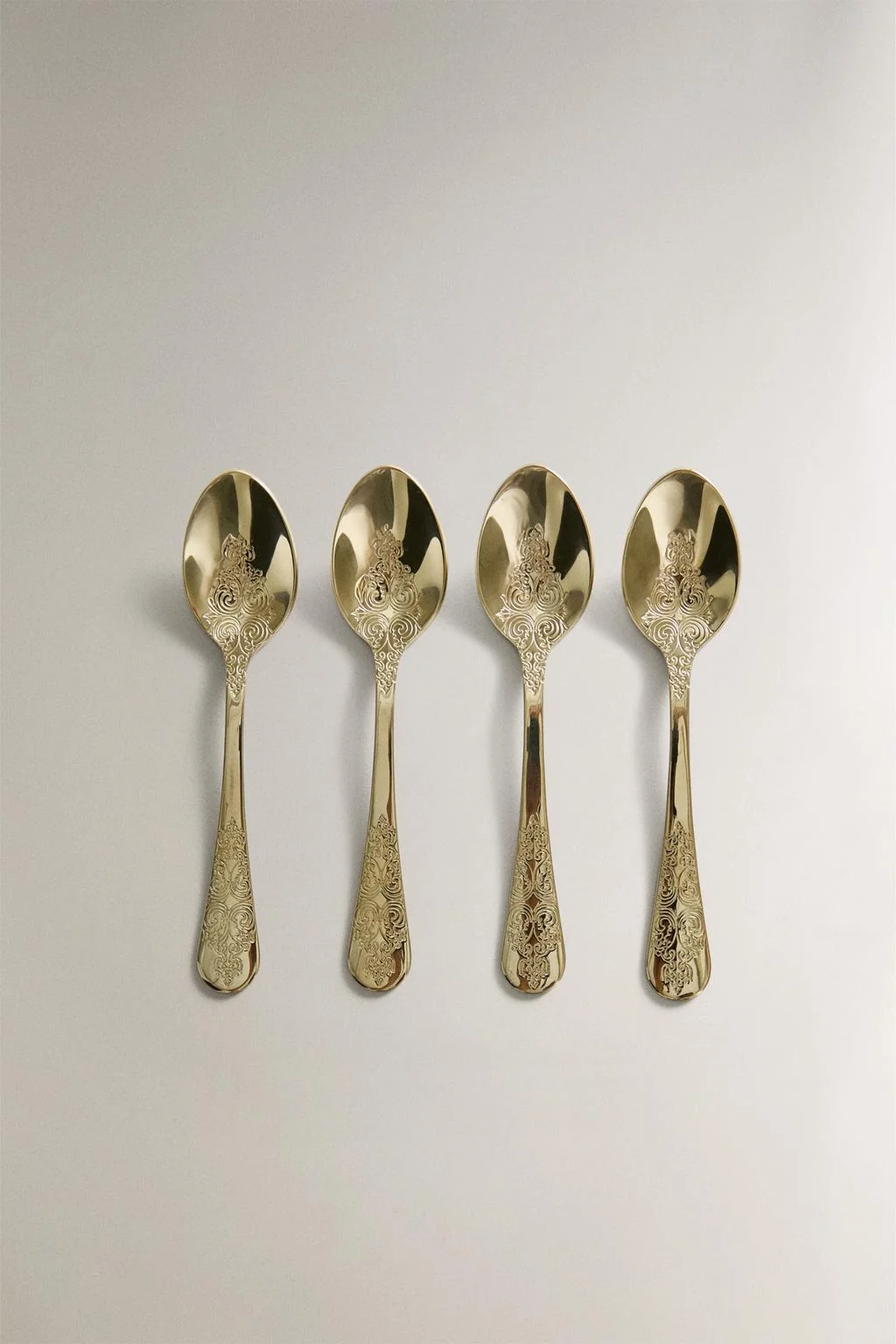 Набор из 4 гравированных десертных ложек