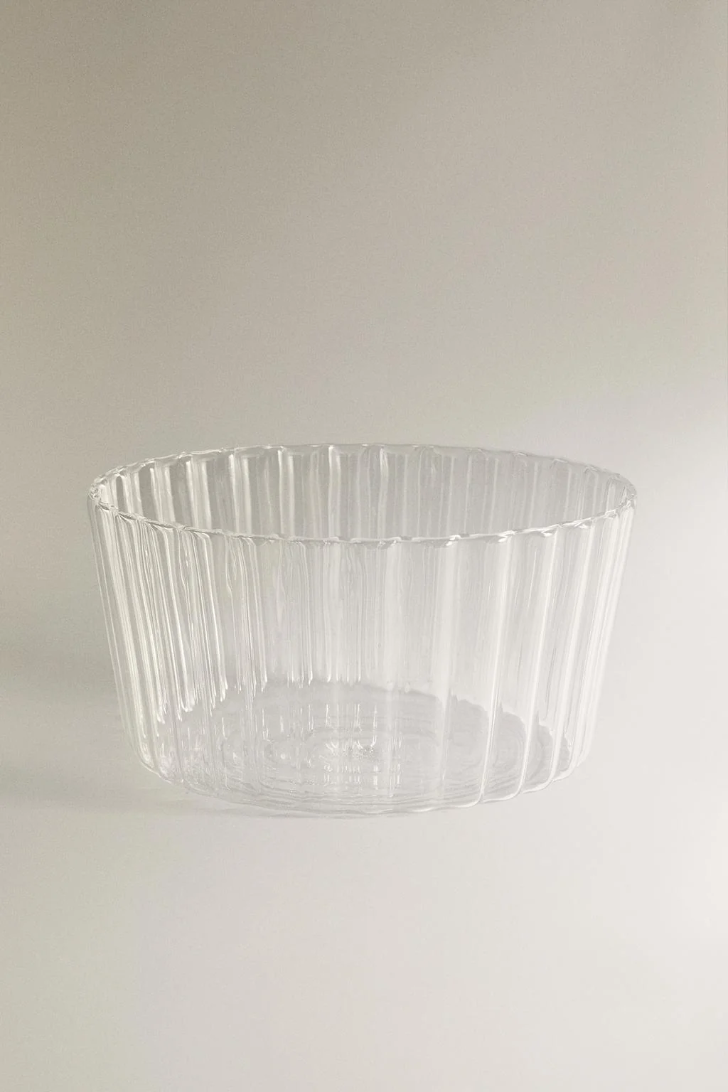 Волнистая салатница из боросиликатного стекла