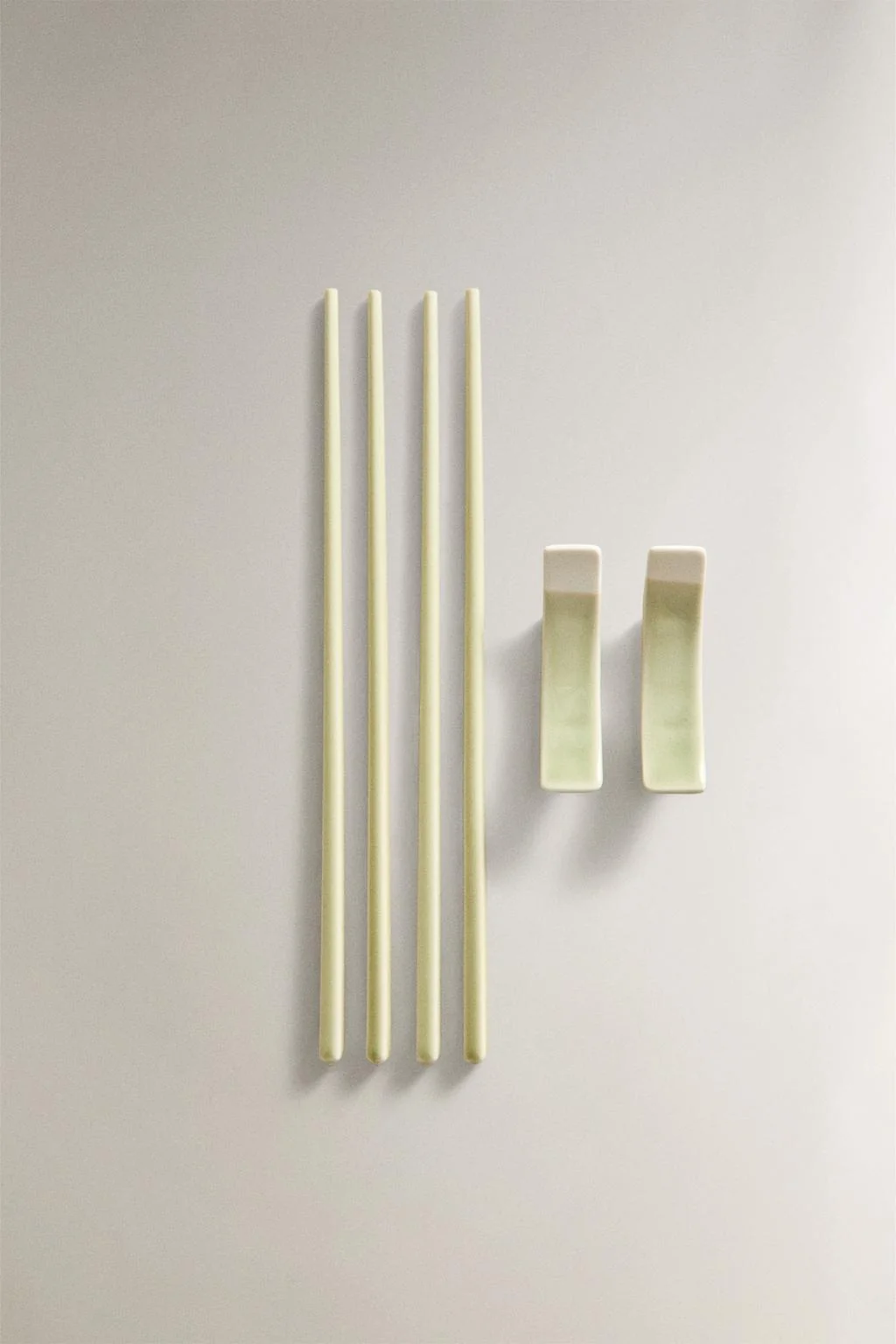 Набор из 2 керамических палочек для еды и подставки — Столовые приборы