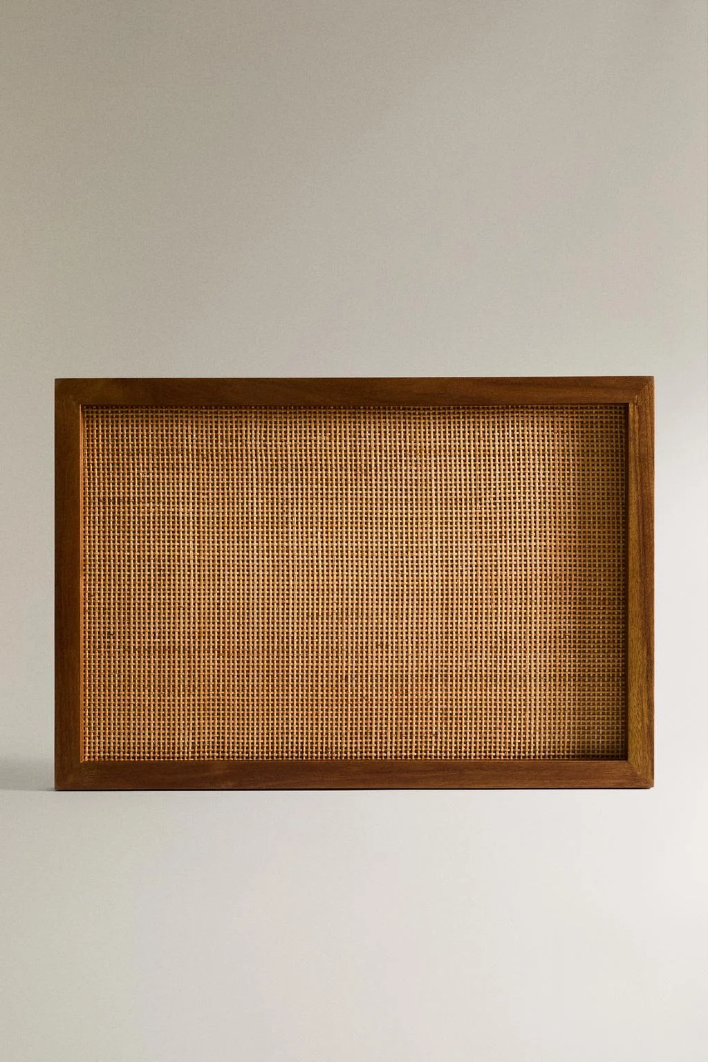 Деревянный поднос из ротанга — Приставки