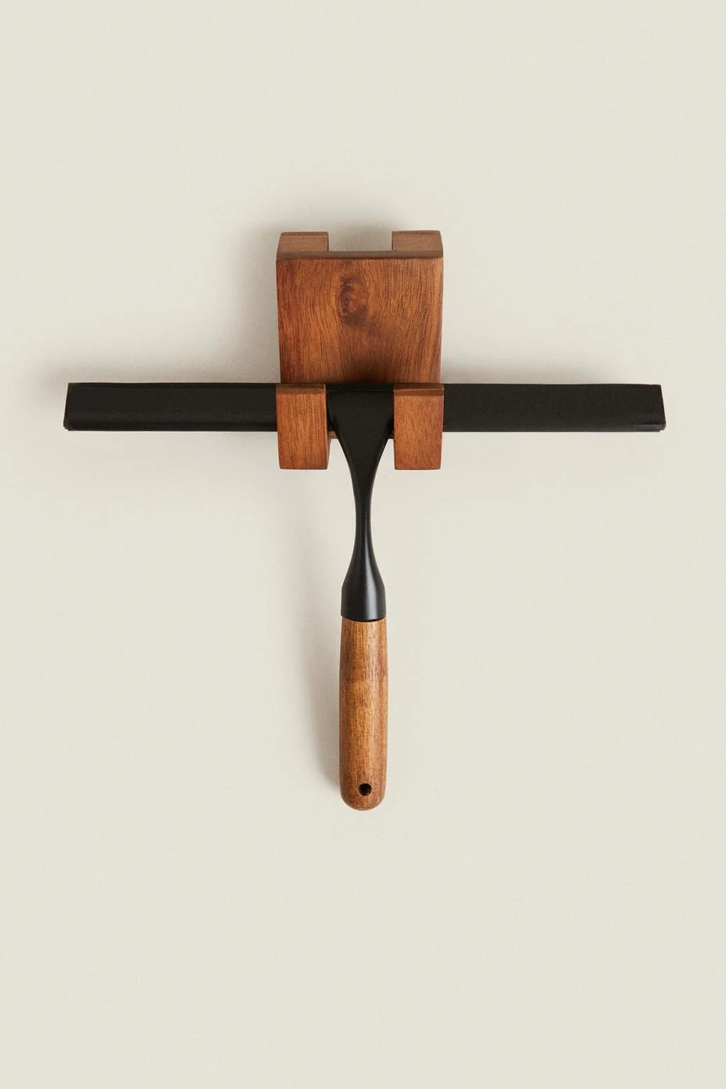 Средство для чистки стекла с деревянной щёткой