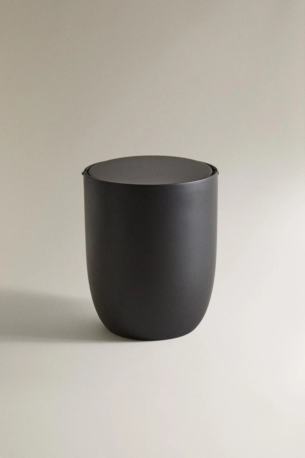 Ванная корзина из смолы — Мусорные корзины и шторки для душа