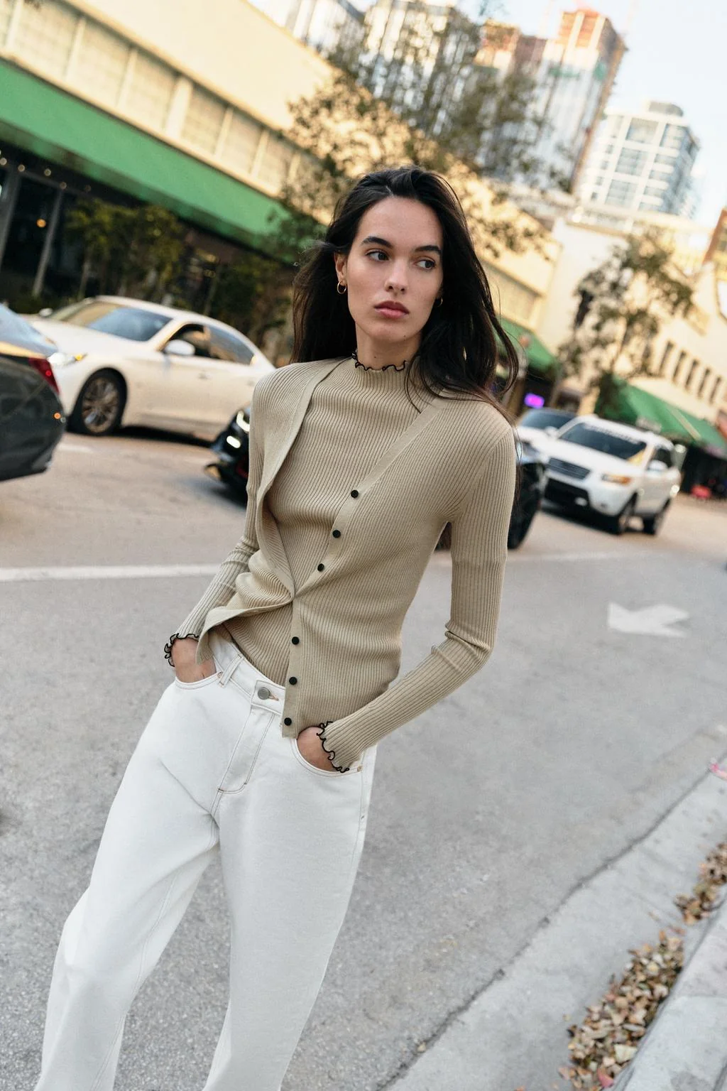 Рубчатый трикотажный кардиган с контрастной отделкой