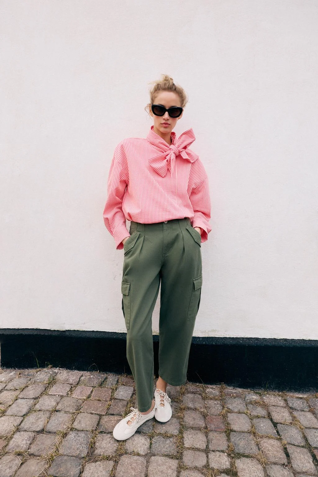 Рубашка в полоску с завязками