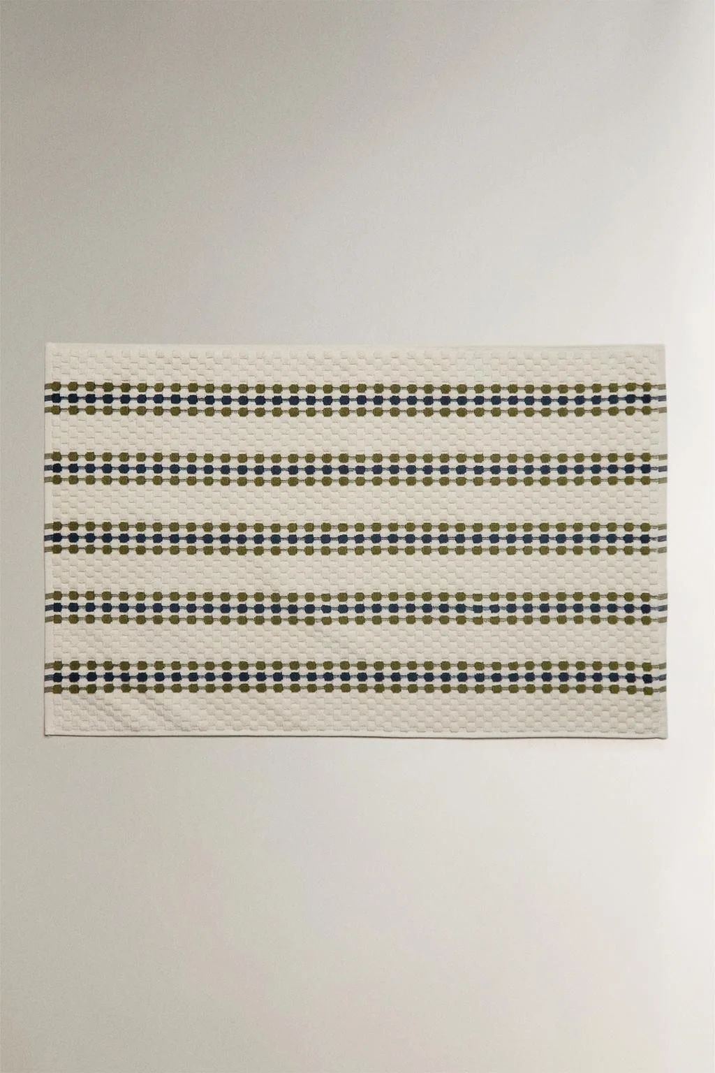 Текстурированный коврик для ванной с геометрическим узором