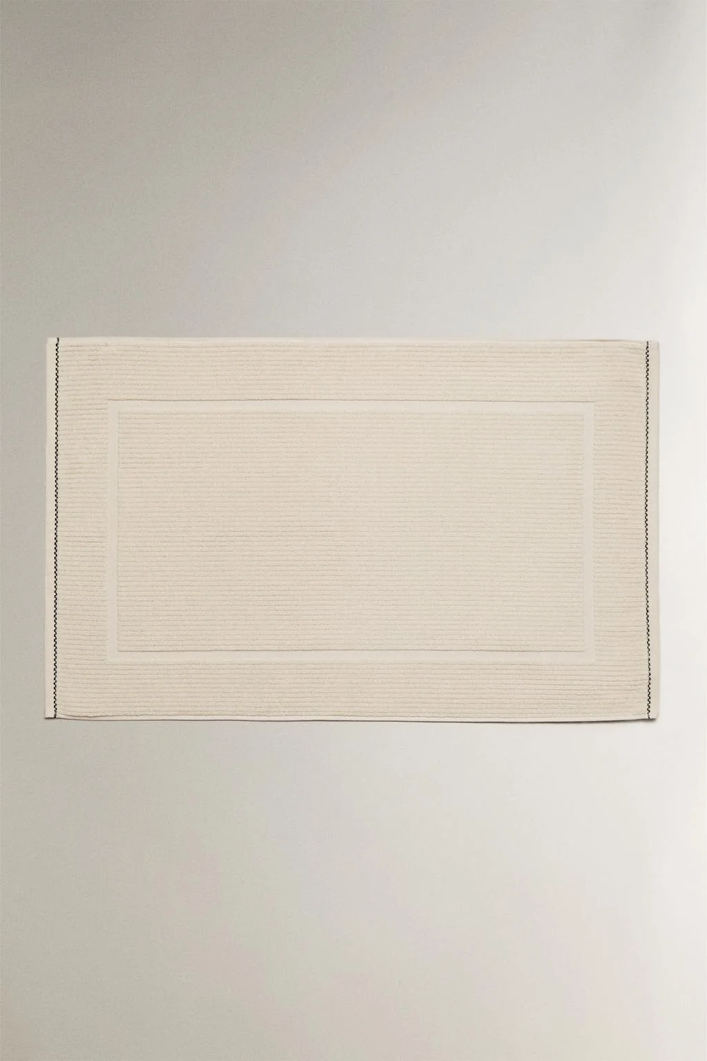 Коврик для ванной с рубчатой текстурой — Коврики для ванной