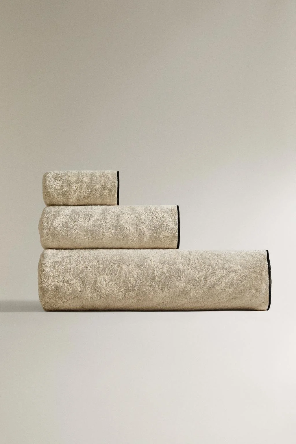 Полотенце для ванной из хлопка с оверлоком