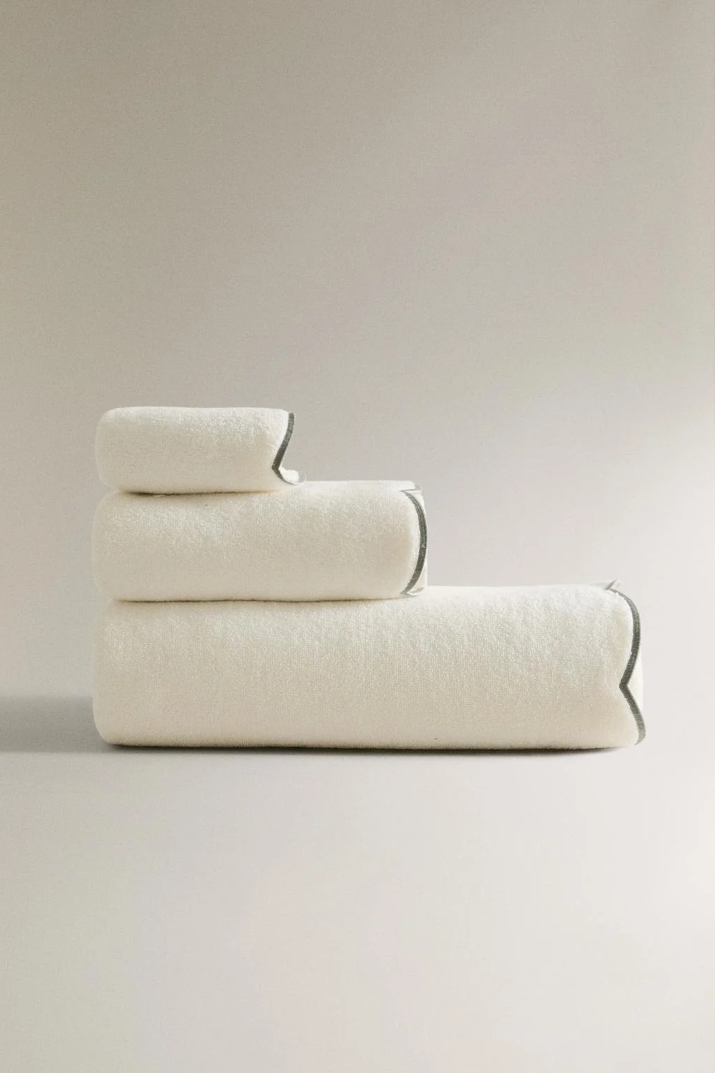 Полотенце для ванной с волнистым краем