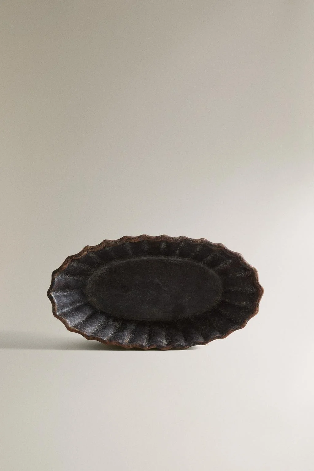 Приподнятая терракотовая подставка для ванной комнаты