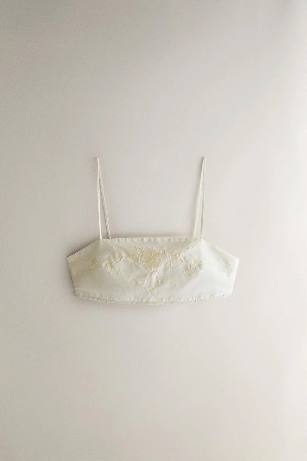 Топ с вышивкой