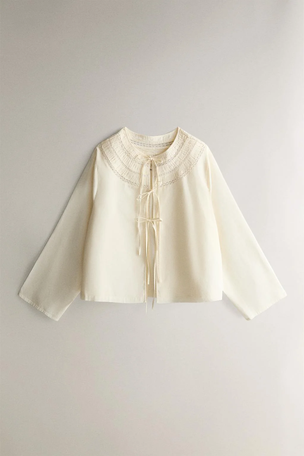 Рубашка с воротником со складками