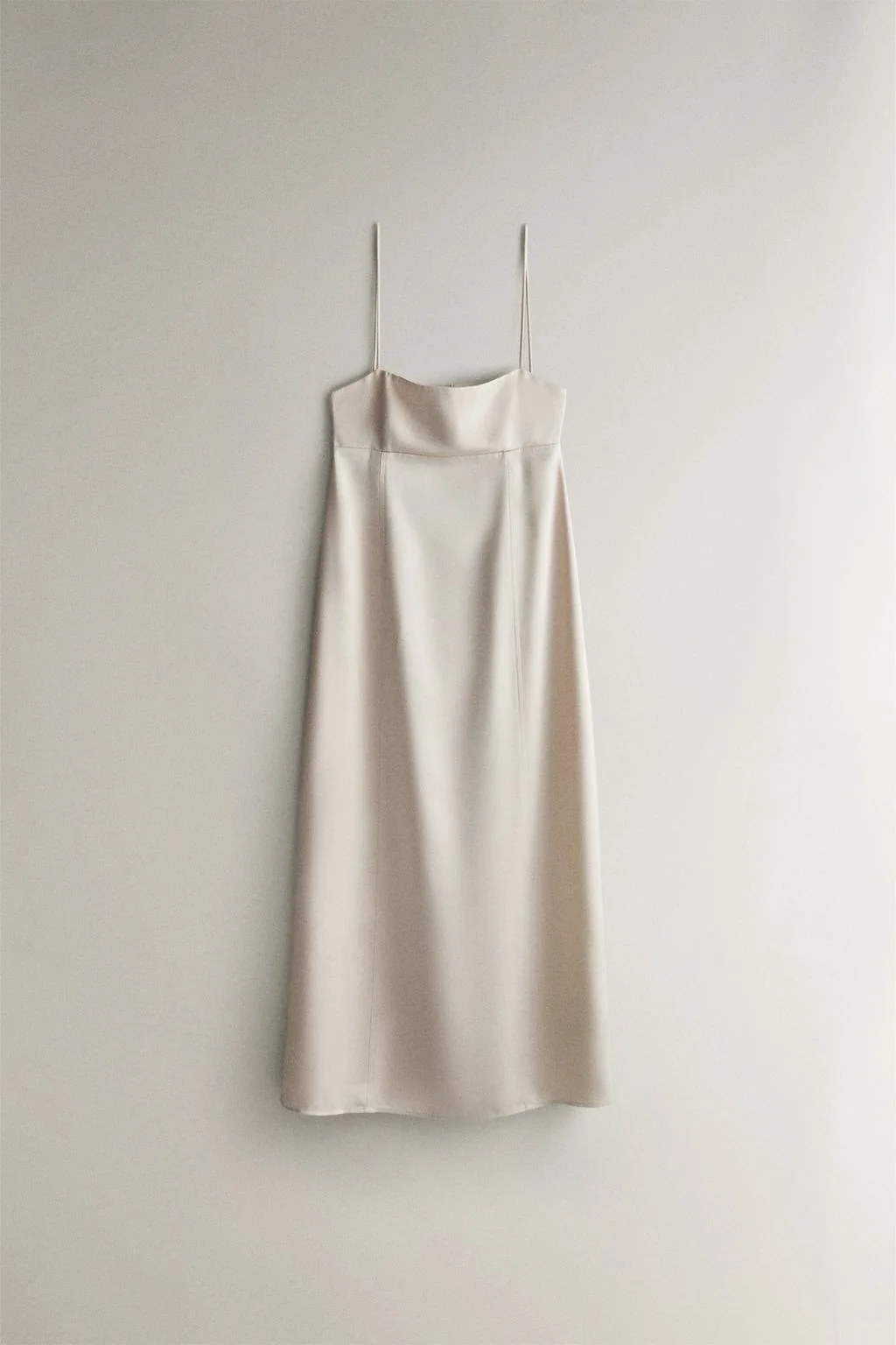 Однотонное сатиновое ночное платье