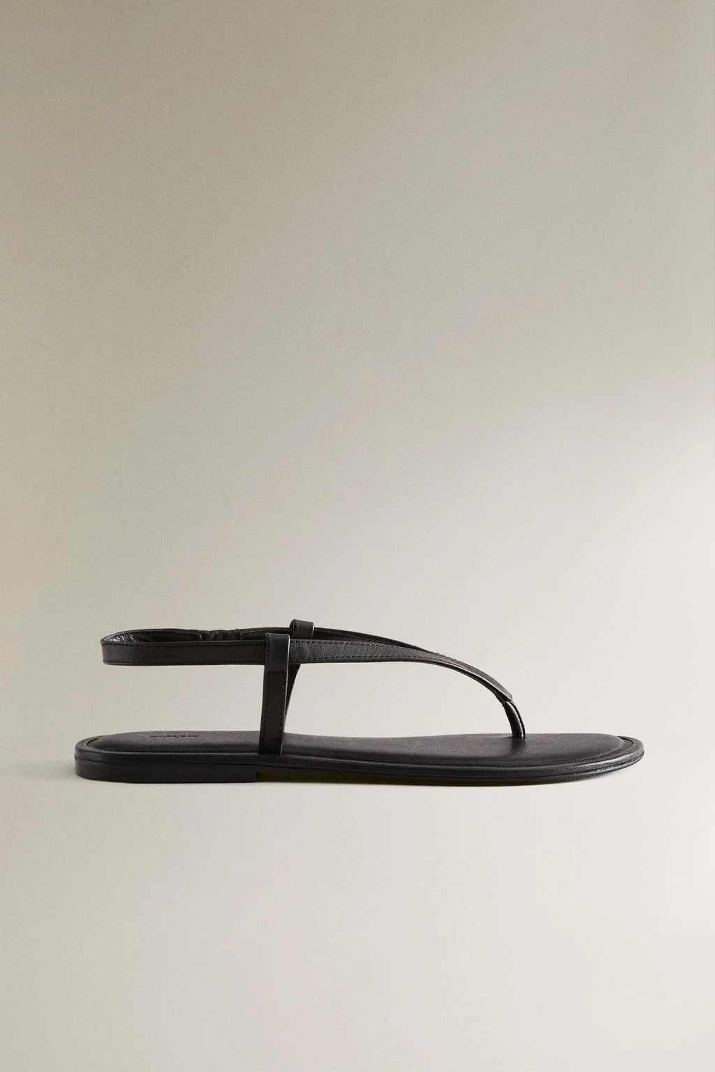 Кожаные сандалии на плоской подошве — Обувь для дома