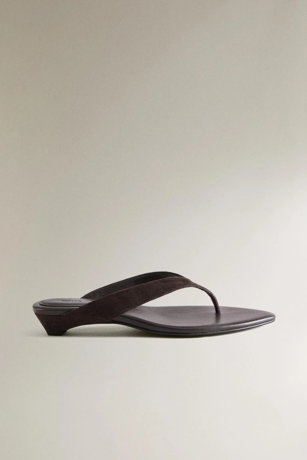 Кожаные сандалии на высоком каблуке — Обувь для дома