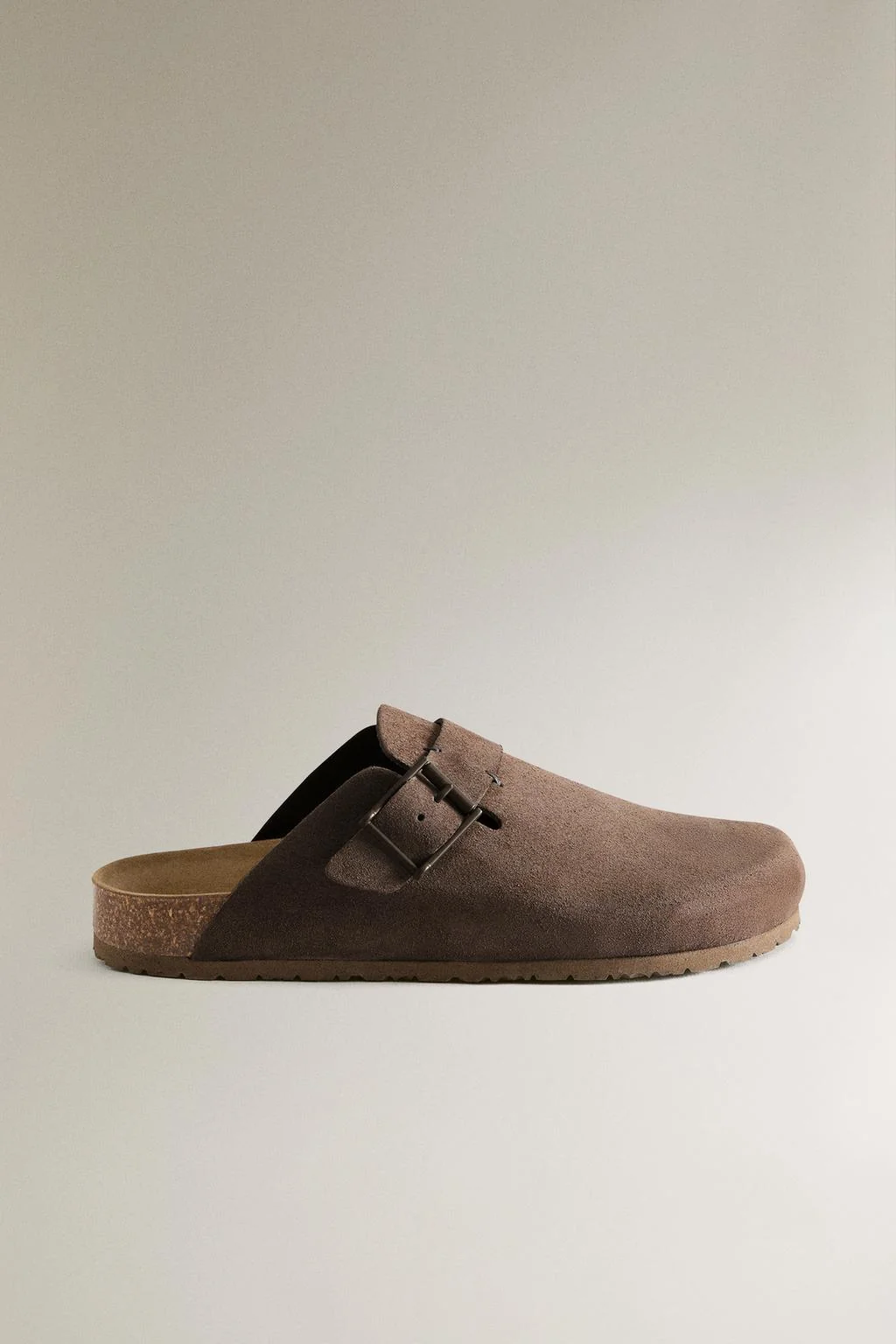 Кожаные сабо с пряжкой и отделкой контрастной строчкой