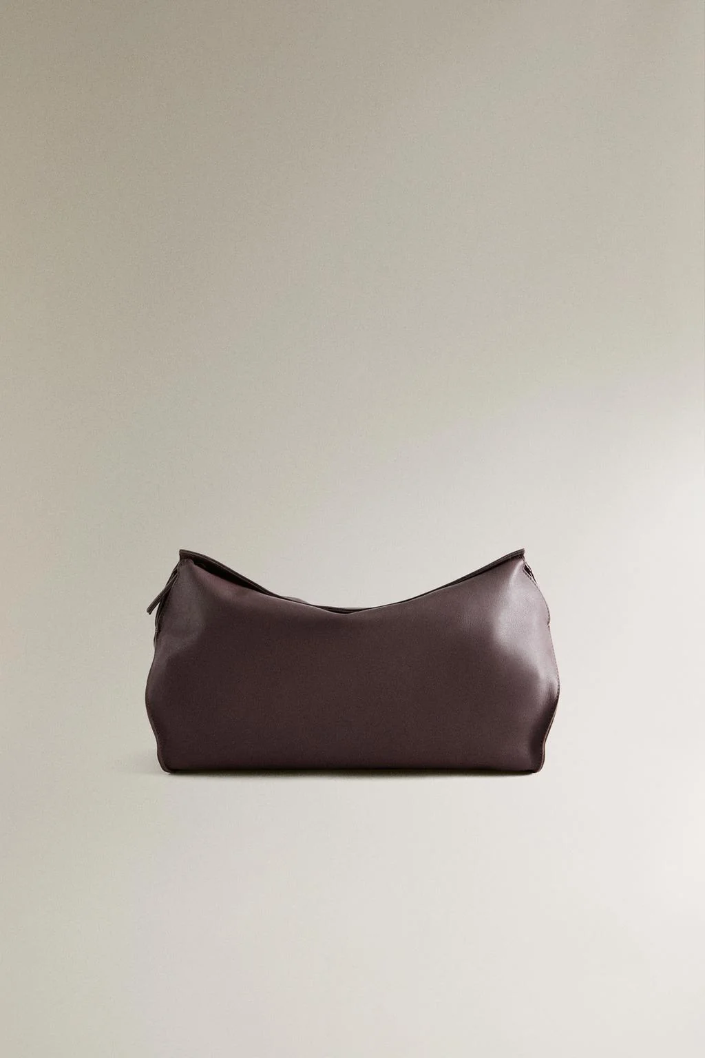 Минималистичная кожаная косметичка