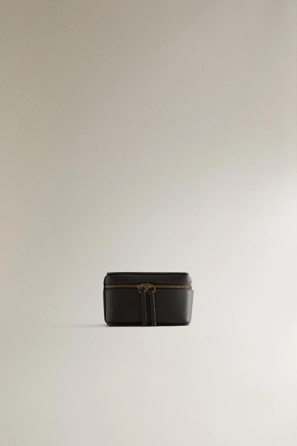 Кожаная дорожная шкатулка для украшений