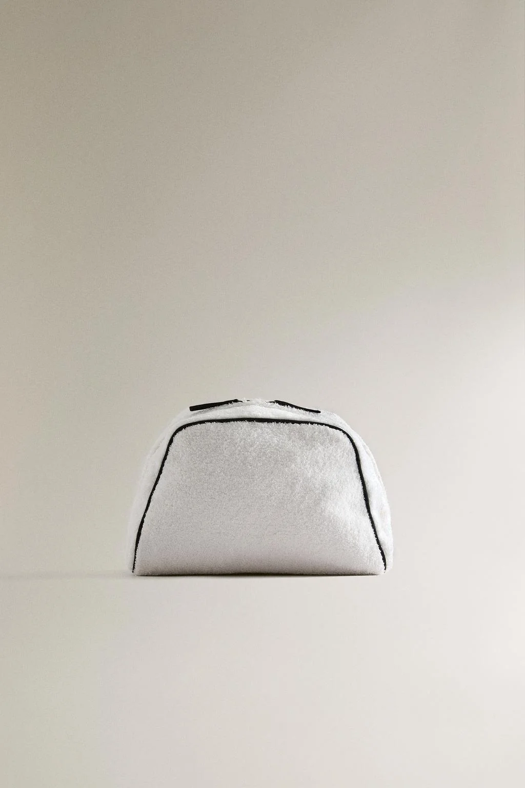 Махровая косметичка с отделкой