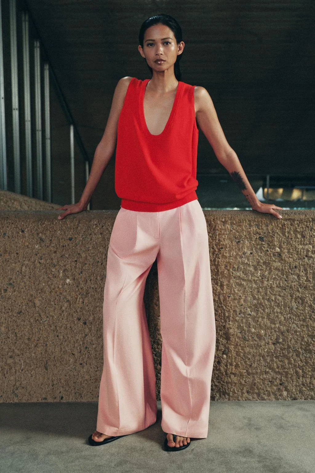 Топ без рукавов из трикотажа