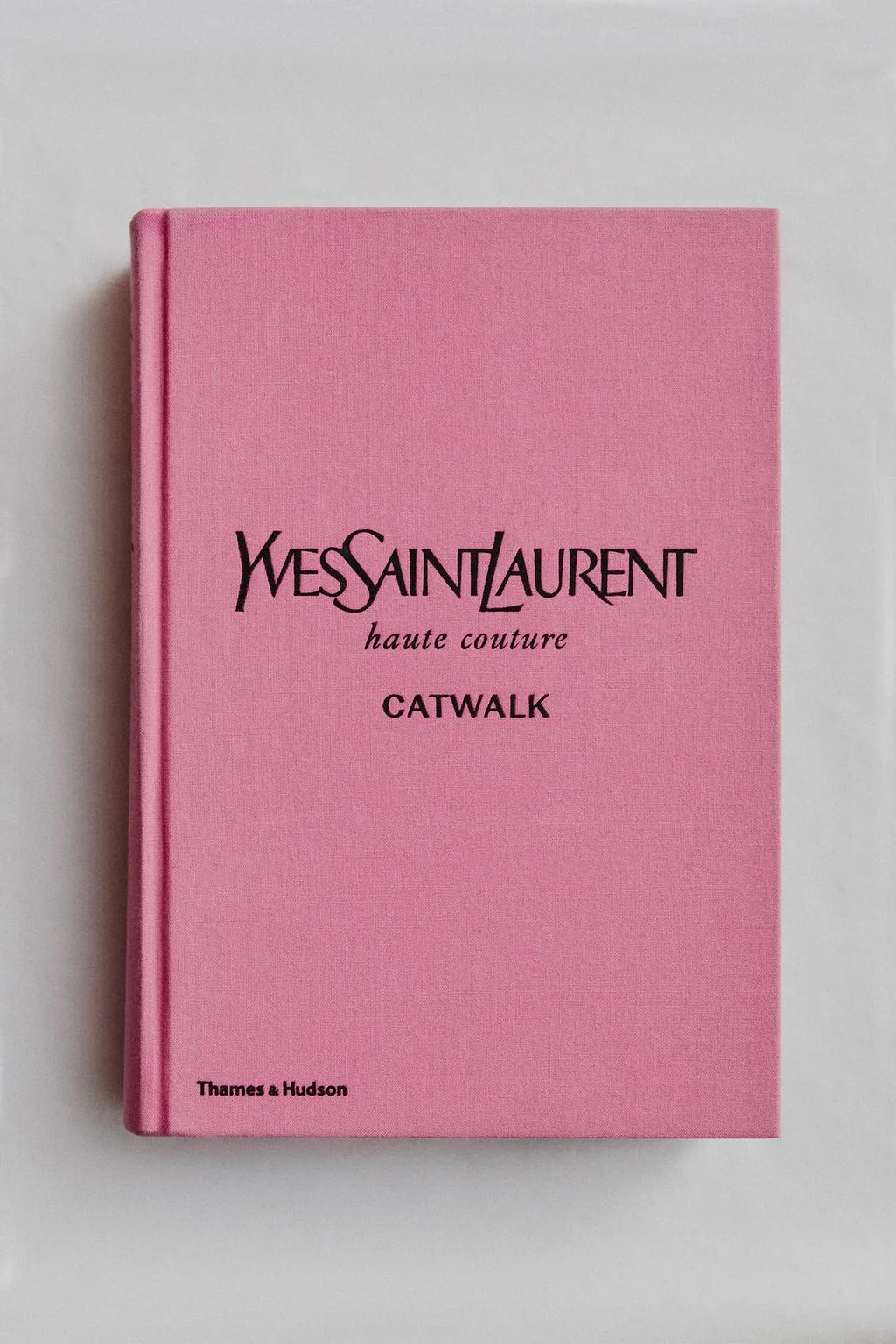 Книга о подиуме Yves Saint Laurent (английский) — Концепции