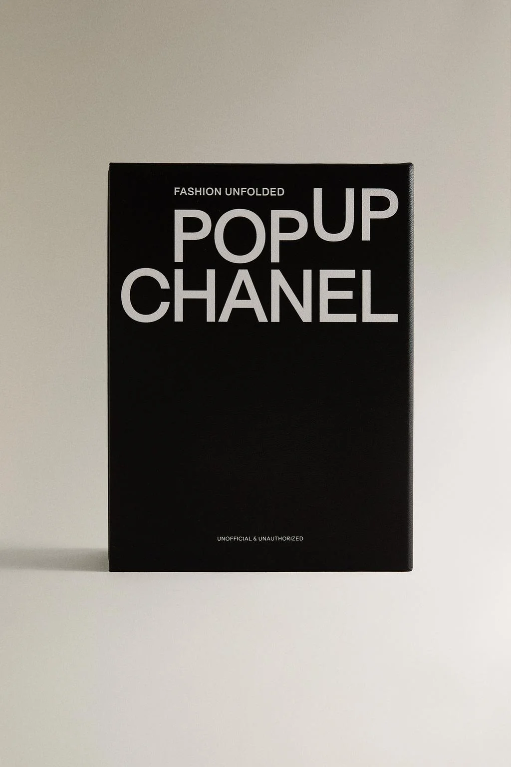 Книга FASHION UNFOLDED "POP UP" (на английском)