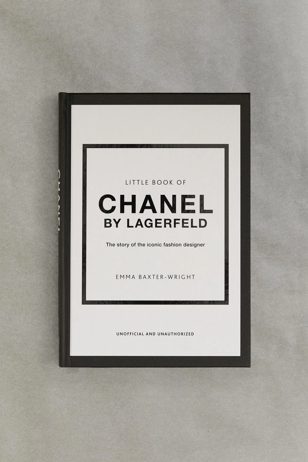 Маленькая книга о Chanel от Лагерфельда