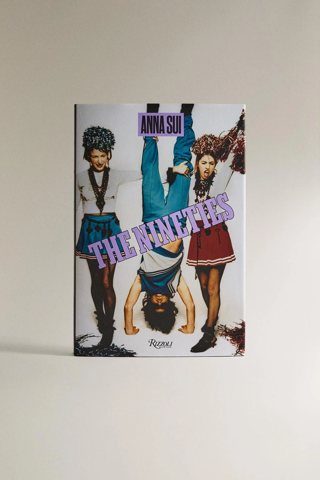 Книга Девяностые (на английском) — Подарки