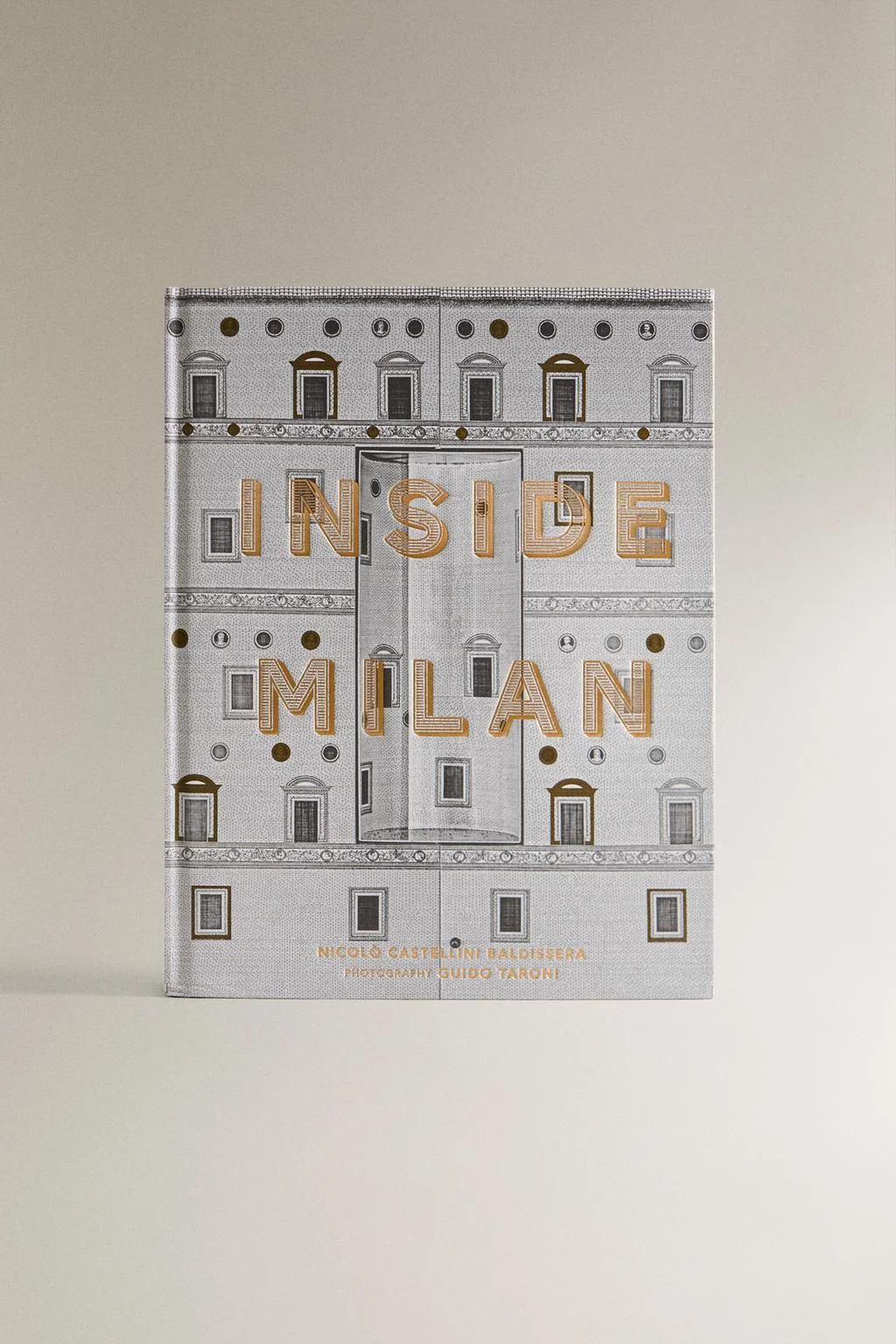 Книга Inside Milan (английский)