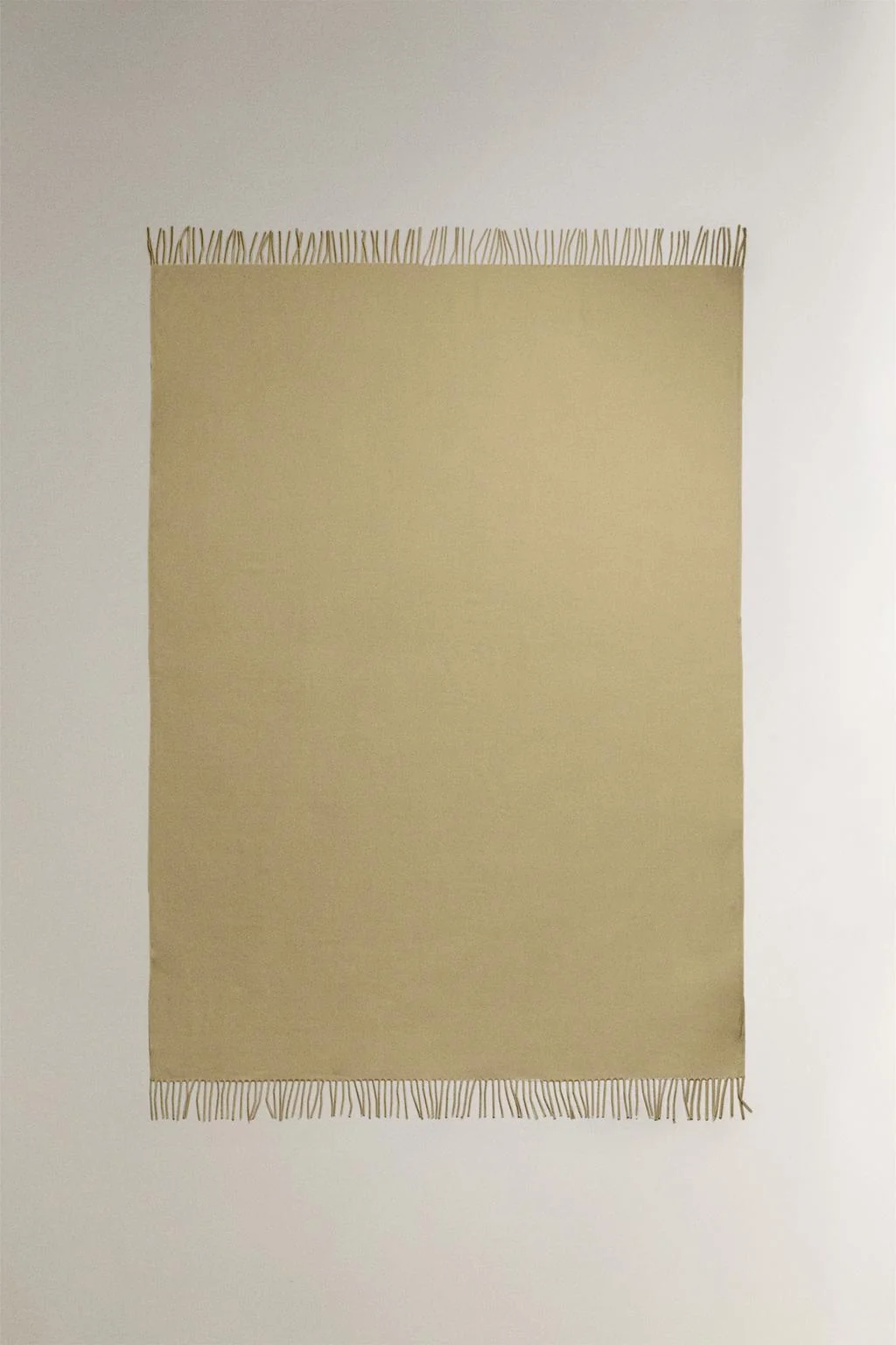 Плед из очень мягкого гладкого материала — Моррис&КО.