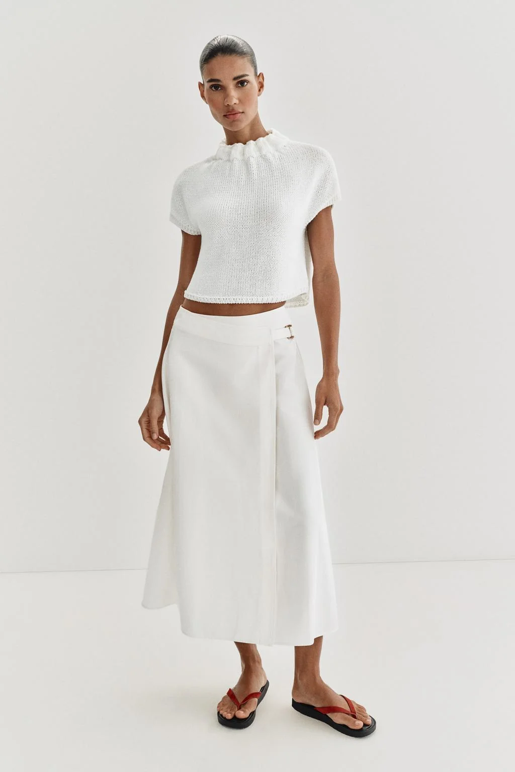 Трикотажный топ с сборкой на горловине