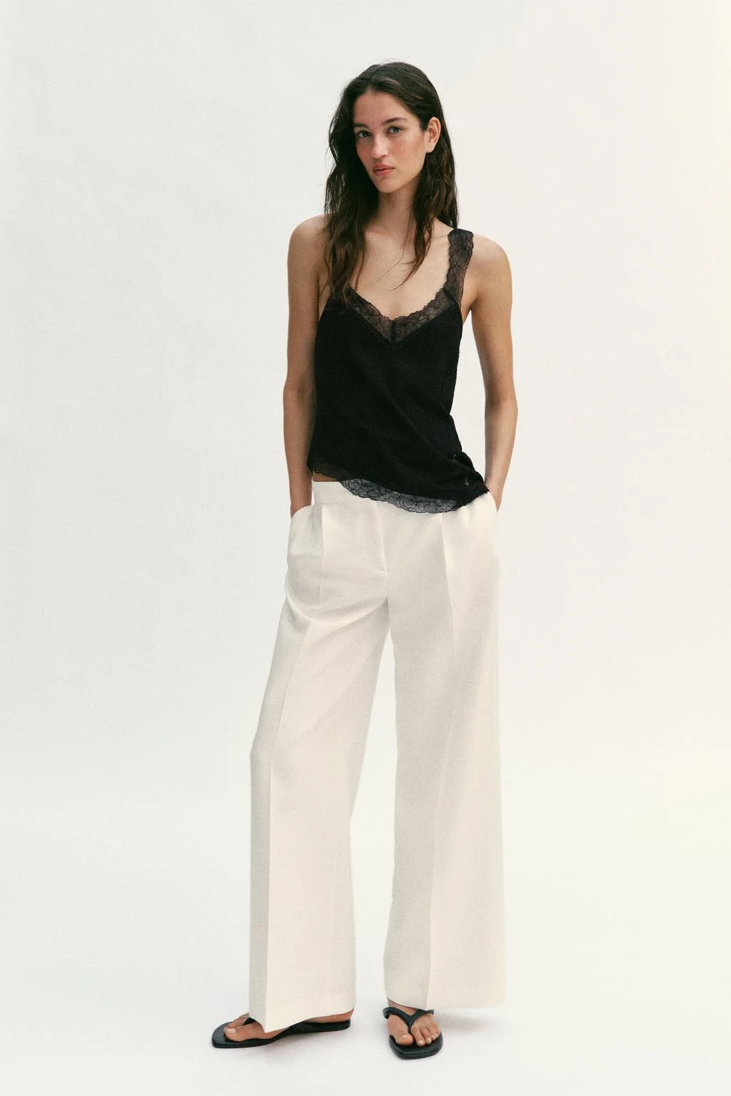 Асимметричный топ с кружевом в деревенском стиле