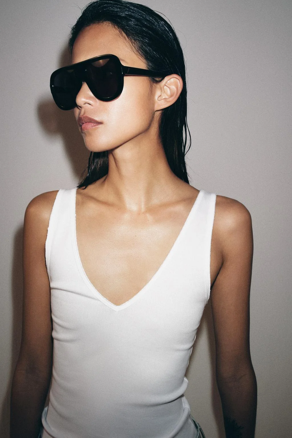 Рубчатый топ с V-образным вырезом