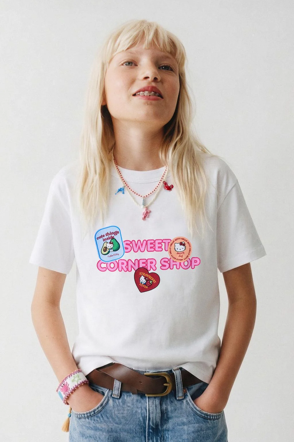 Футболка со стикерами Hello Kitty © Sanrio — Детское