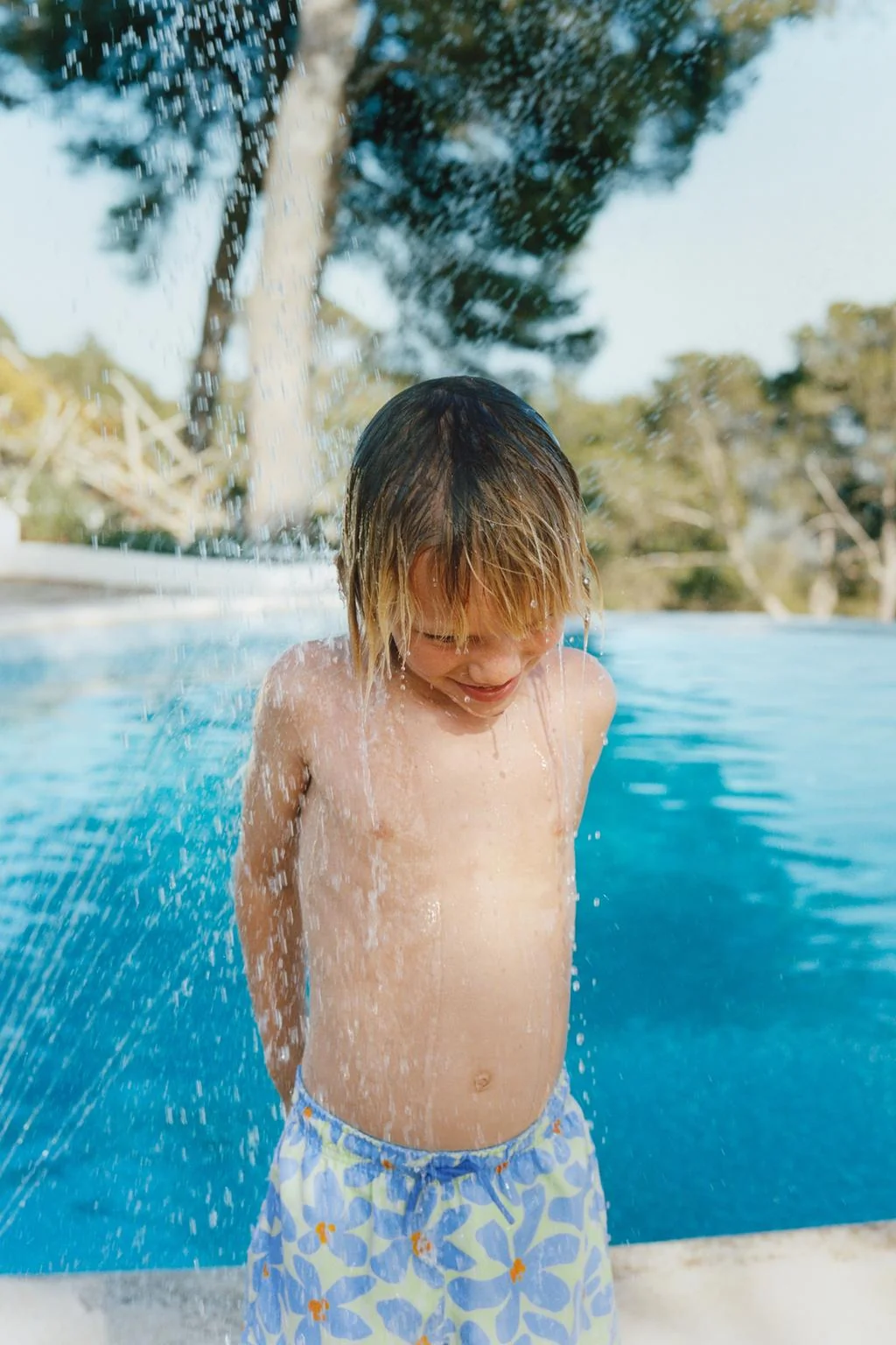 2-6 ЛЕТ / ШОРТЫ ДЛЯ ПЛАВАНИЯ С ЦВЕТОЧНЫМ ПРИНТОМ — 1½ - 6 лет | мальчик