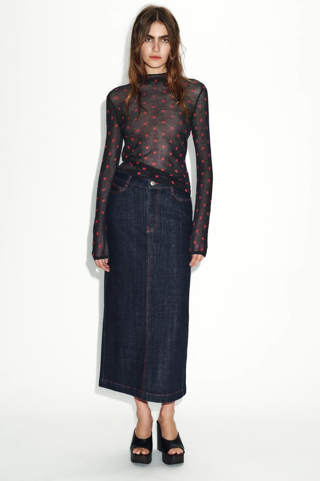 Трикотажный топ тонкой вязки с сердечками