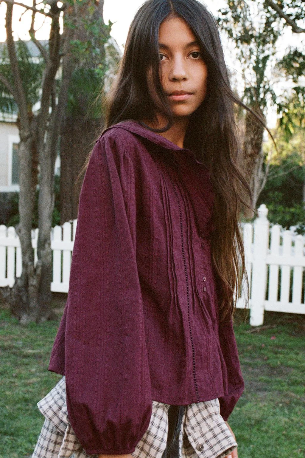 Романтичная рубашка с оборчатым воротником — Блузки