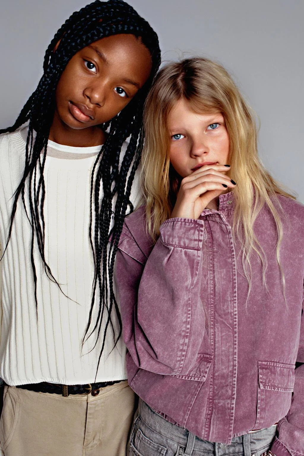 Свитер трикотажный с нашивкой в виде сердца