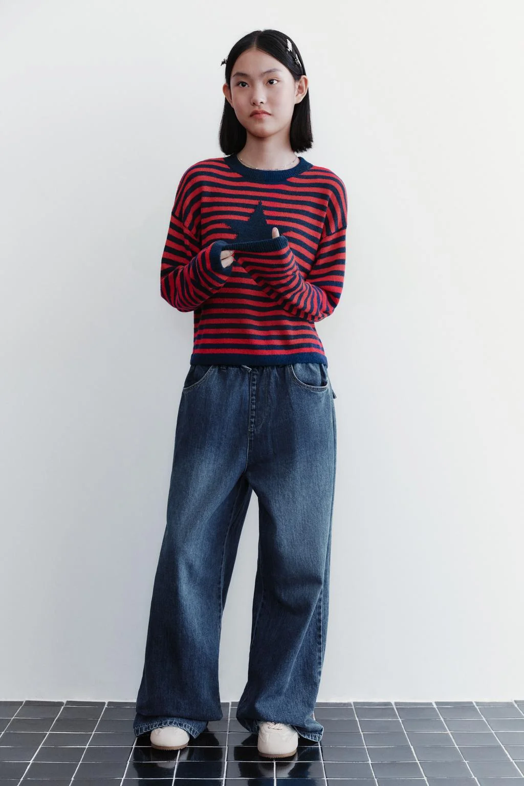 Свитер с звёздами в полоску — Сутки