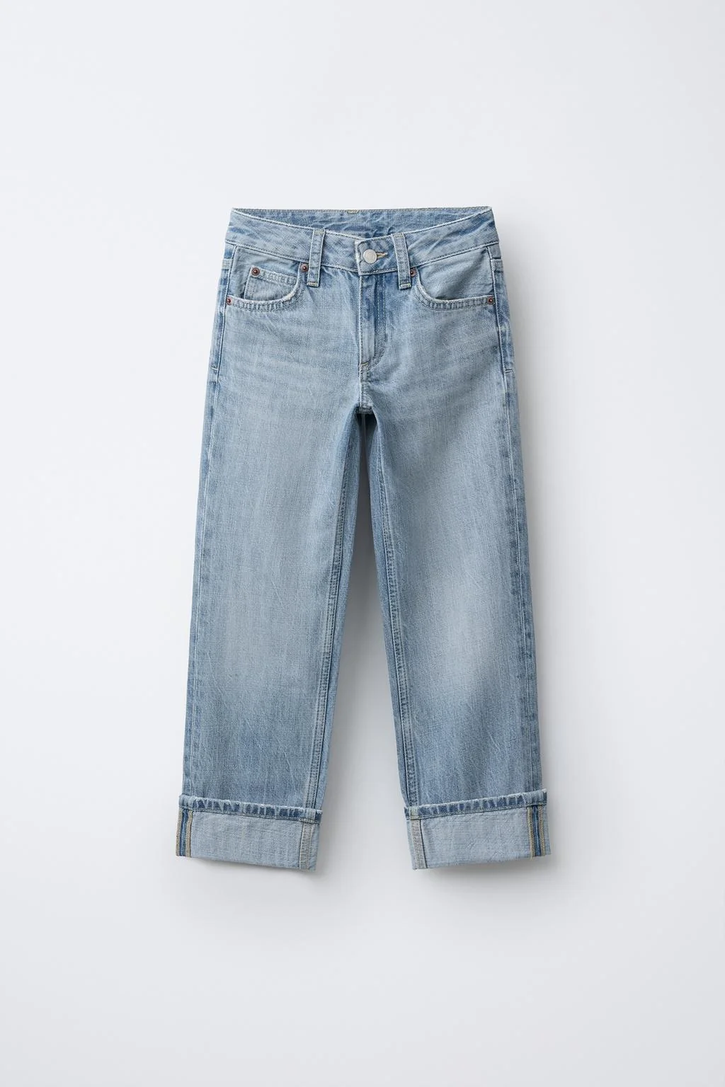 Джинсы с прямыми штанинами