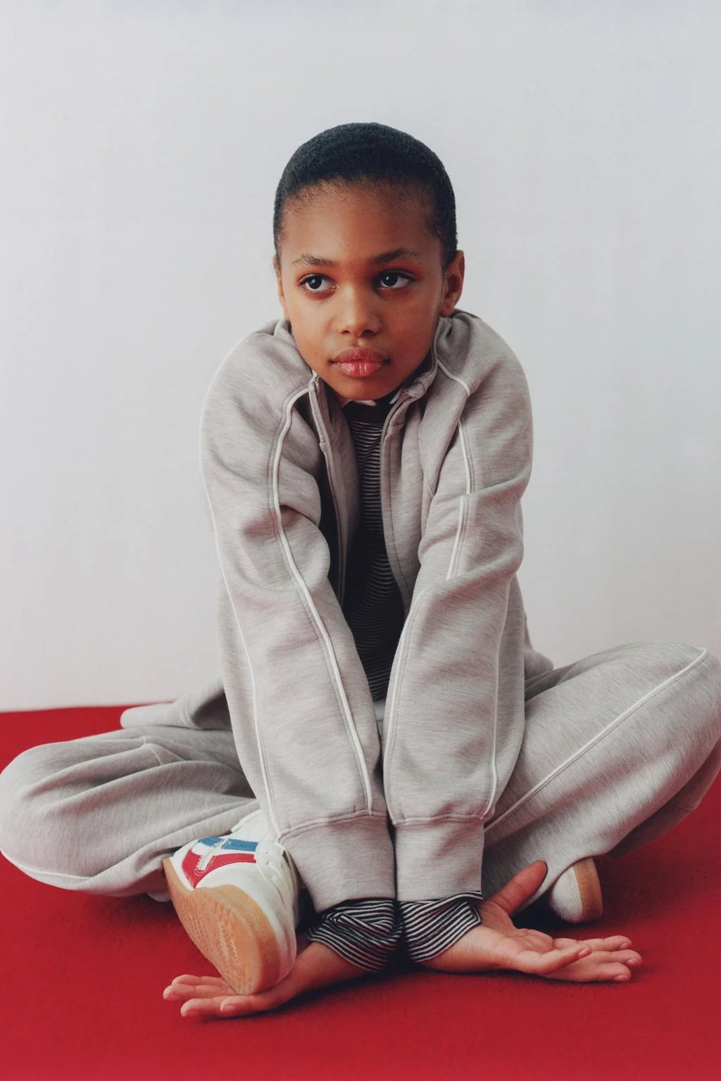 Широкие спортивные брюки с контрастной отделкой — Леггинсы и спортивные штаны