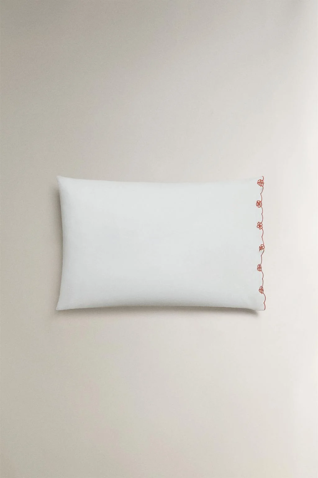 KIDS' PILLOWCASE WITH EMBROIDERED FLOWERS