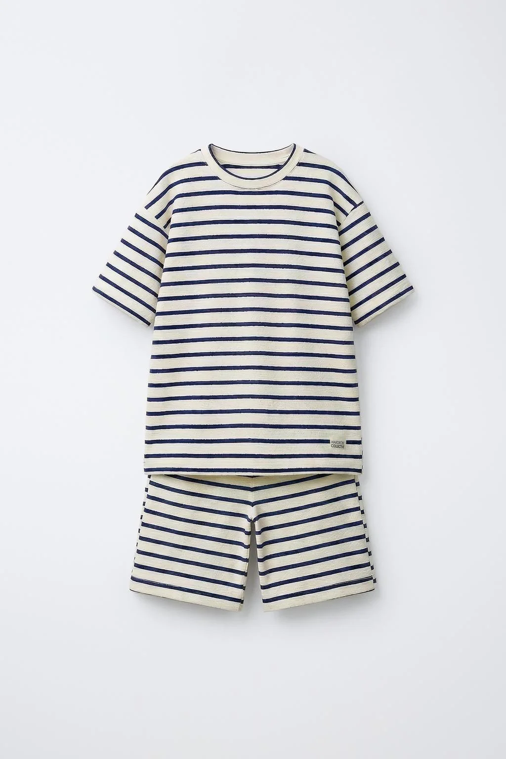 Комплект: футболка с текстурой и полосатым принтом, и шорты-бермуды — КЛУБ ЧУДЕСНЫХ ДЕТЕЙ